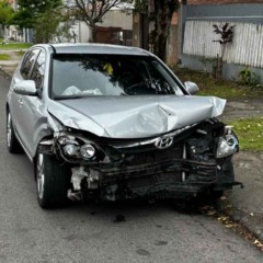 carro que invadiu a preferencial e causou o acidente