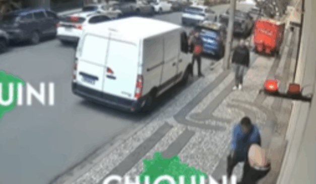 No canto inferior direito imagem de assessor de Renato Freitas agredindo homem