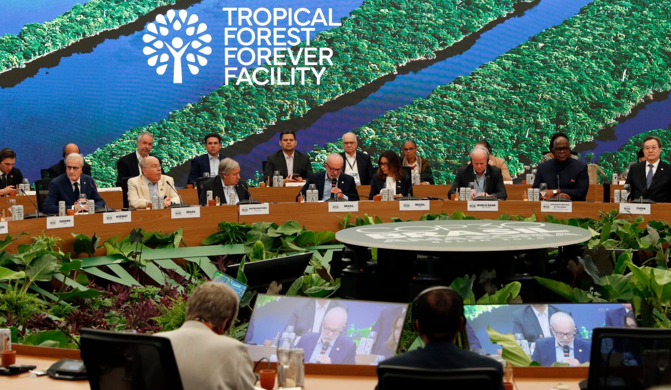 Presidente Lula discursa para líderes mundiais na abertura da pré-COP30, em Belém.