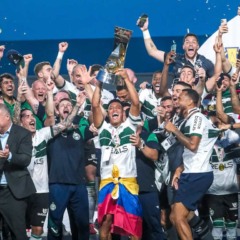 O capitão Sebá Gómez levantou o título do Coritiba na Série B 2025.