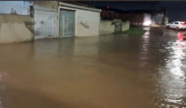 alagamento em Fazenda Rio Grande, na Grande Curitiba