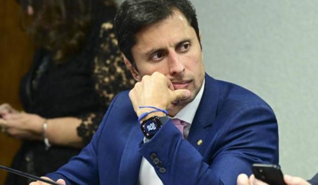 Deputado Duarte Júnior (PSB-MA) em sessão da CPI do INSS