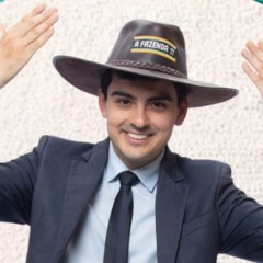 Dudu Camargo com o chapéu de fazendeiro