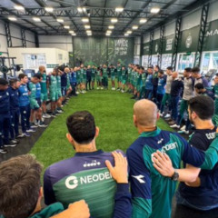 Reunião do elenco e comissão técnica alviverde. (Foto: Reprodução/ Coritiba)