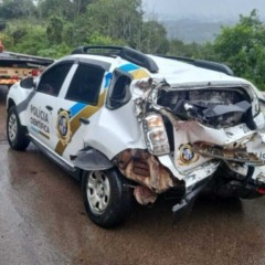 Falsa viatura da Polícia Científia se envolve em acidente durante fuga da polícia