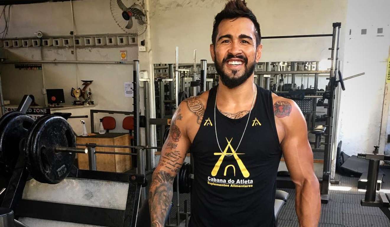 Godofredo pepey durante treino em academia de Curitiba