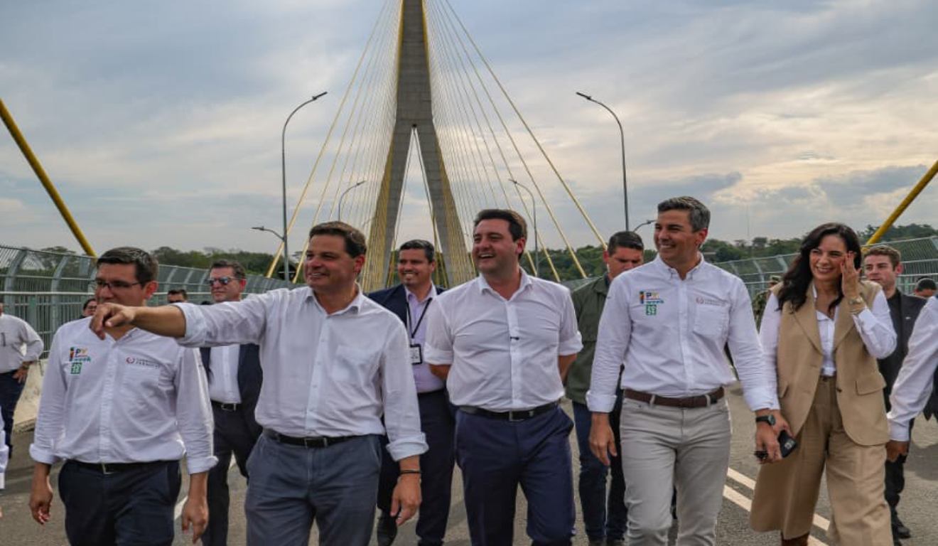 Ratinho Junior e presidente do Paraguai visitam obra da Ponte da Integração
