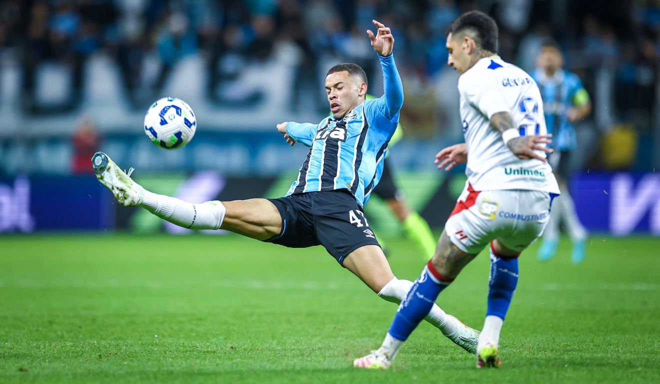 Lance de Grêmio x Fortaleza, pelo Brasileirão