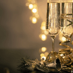 Imagem ilustrativa de taças com bebida.