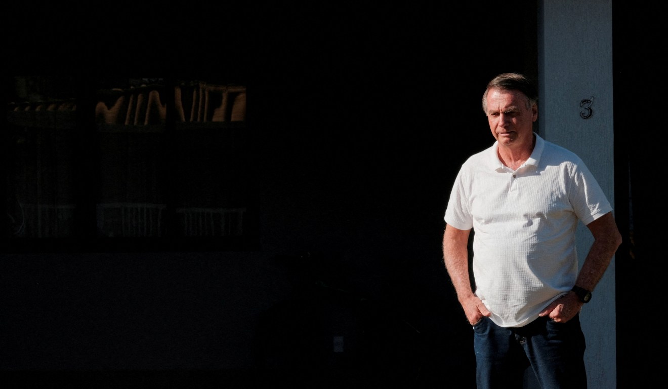 Ex-presidente Jair Bolsonaro foi condenado à prisão em regime fechado no processo da trama golpista