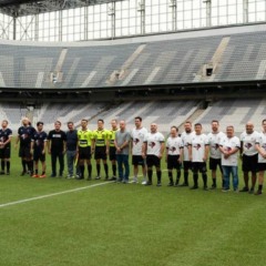 Jogo solidário na Arena da Baixada reuniu diversas personalides com um objetivo em comum.
