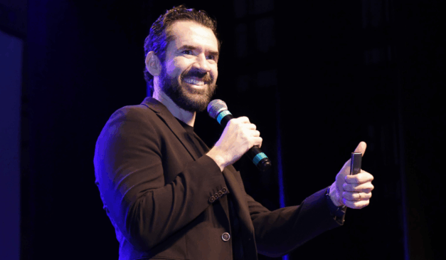 Gustavo Malavota durante palestra