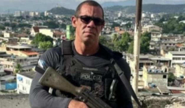 Policial com arma morto em megaoperação no Rio de Janeiro