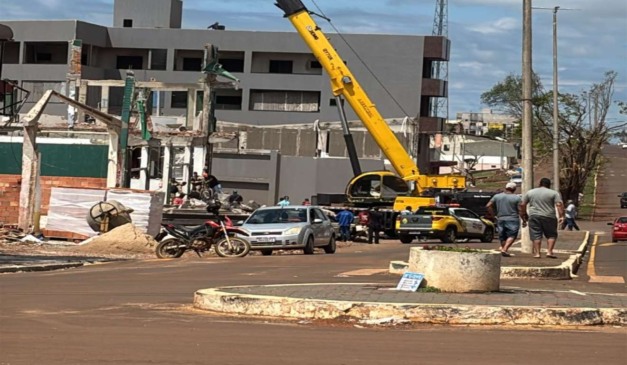 Estrutura de mercado desaba e deixa seis trabalhadores feridos em Rio Bonito do Iguaçu (PR)