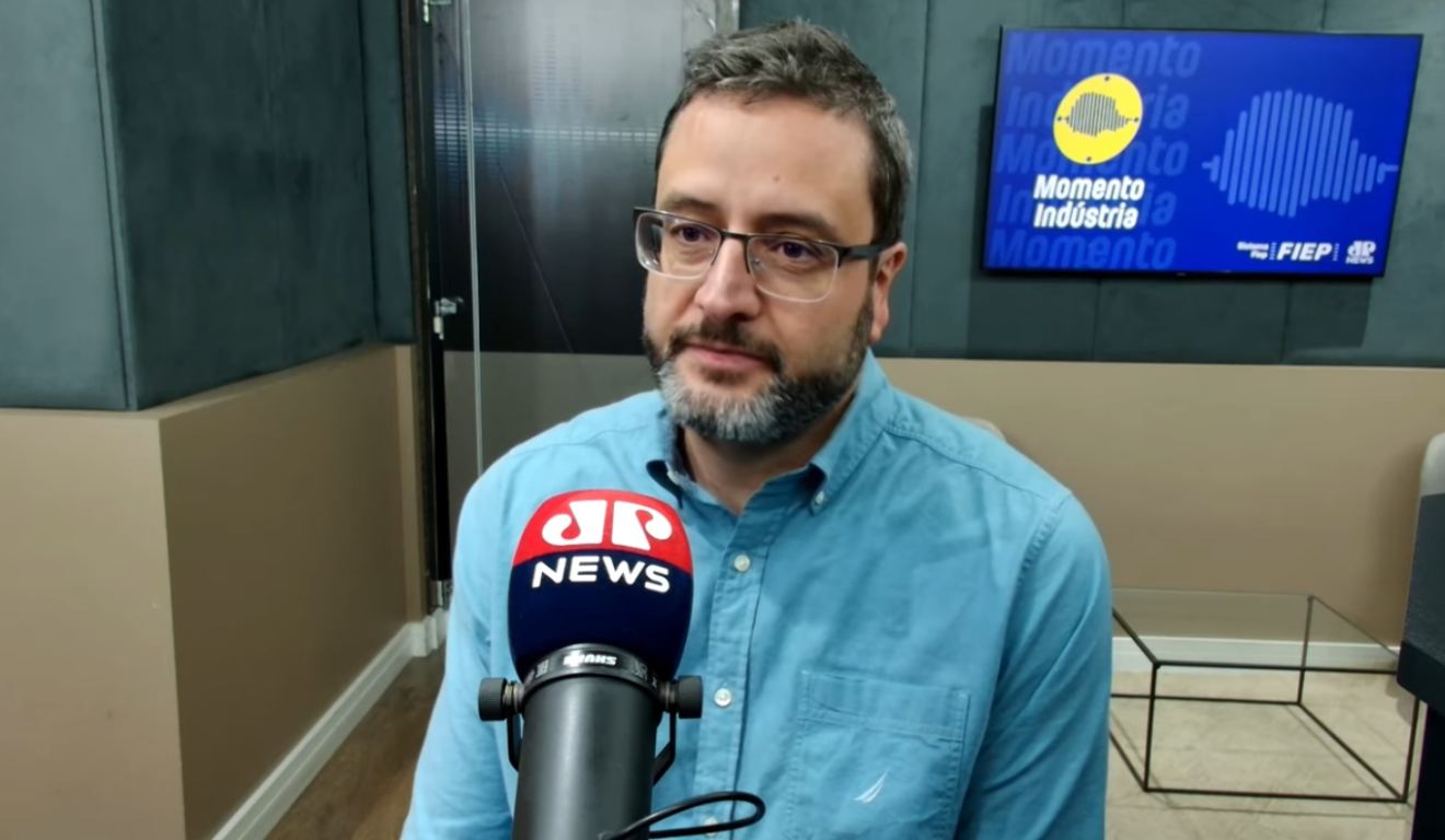 Homero Marchese, consultor do Observatório dos Pedágios da Fiep durante o programa Momento Indústria