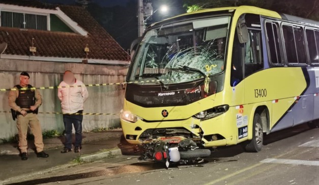 local do acidente onde o motoboy morreu após colidir com ônibus