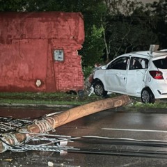local onde a motorista colidiu e destruiu o poste