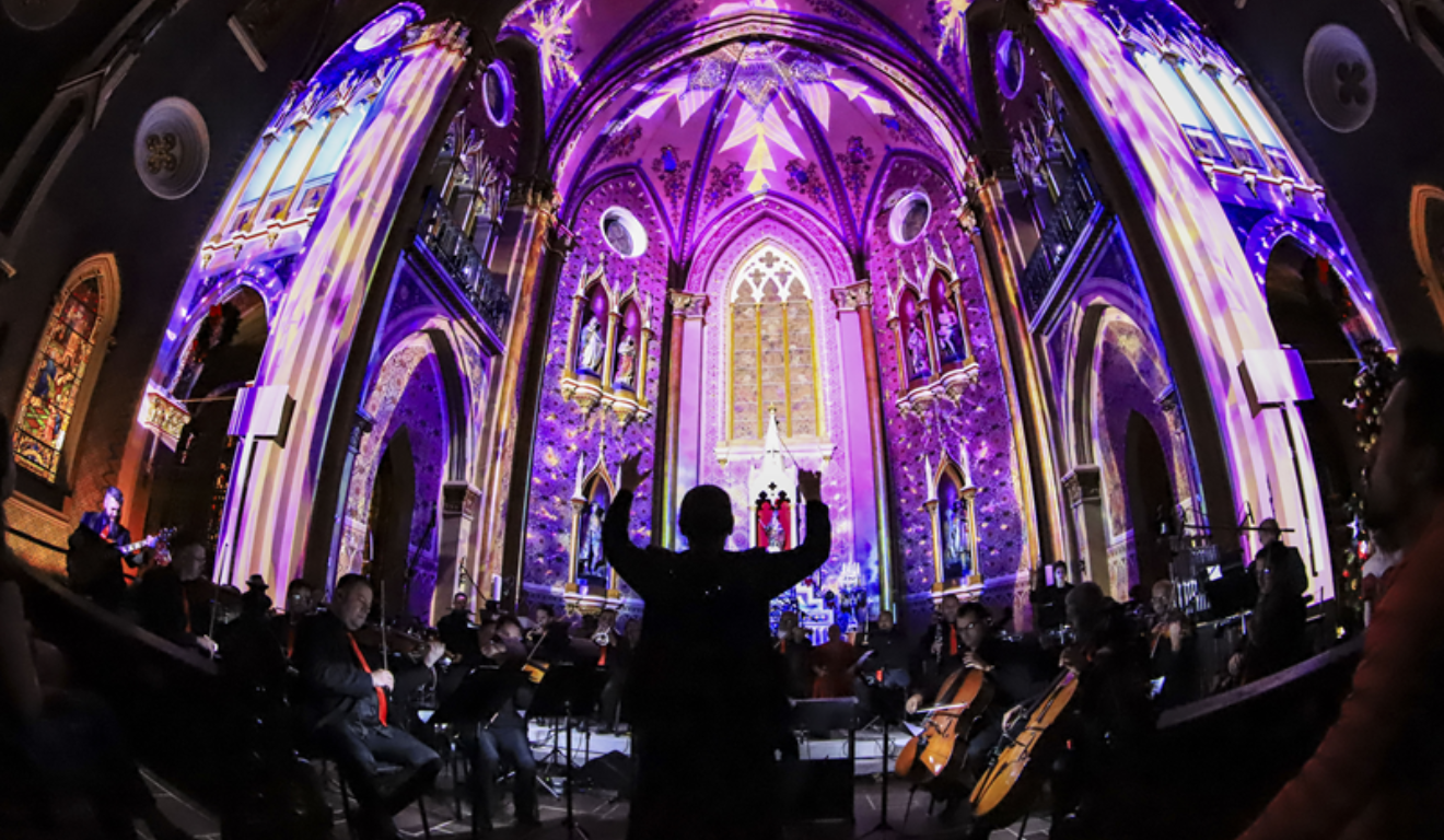Natal na Catedral de Curitiba tem novos ingressos a partir desta quarta (19). Na imagem, vemos a Catedral Basílica de Curitiba durante uma apresentação.