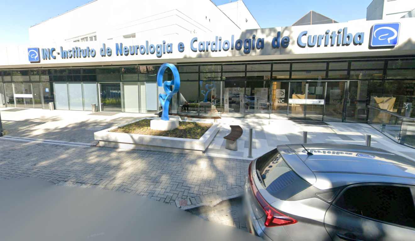 Fachada do hospital onde norte-americano foi encontrado morto