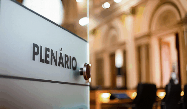 entrada do plenário da camara de vereadores de curitiba