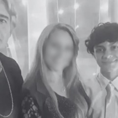 foto da família que perdeu Vitor da Silva, 16 anos, e do padrasto João Gonçalves, 55