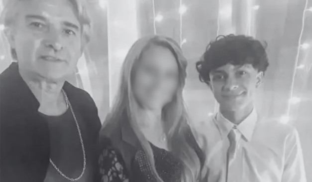 foto da família que perdeu Vitor da Silva, 16 anos, e do padrasto João Gonçalves, 55