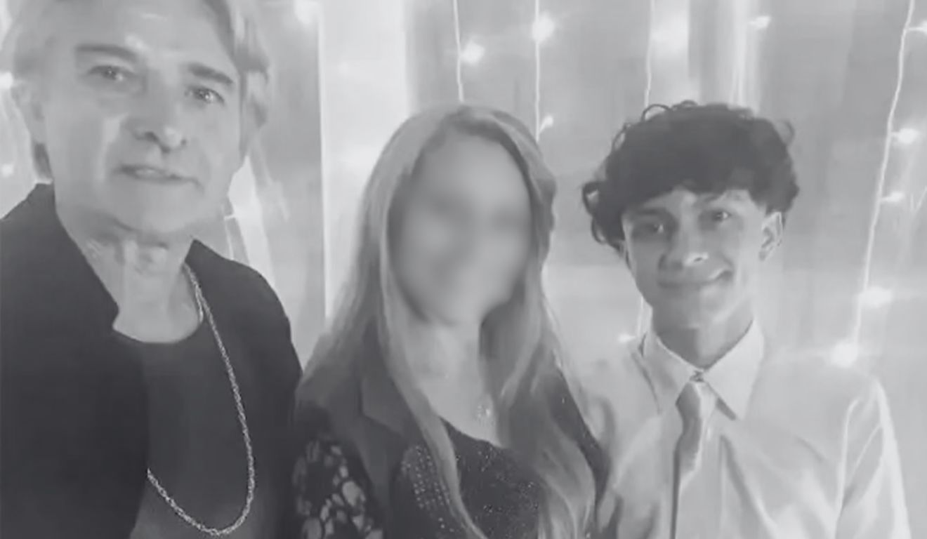 foto da família que perdeu Vitor da Silva, 16 anos, e do padrasto João Gonçalves, 55