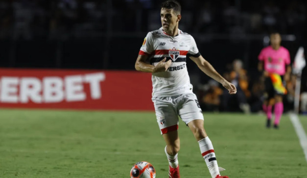 Oscar em partida pelo Tricolor. ( Foto: Rubens Chiri / São Paulo FC)