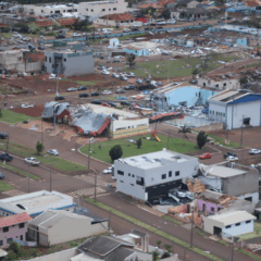 Imagem de Rio Bonito do Iguaçu após o tornado.