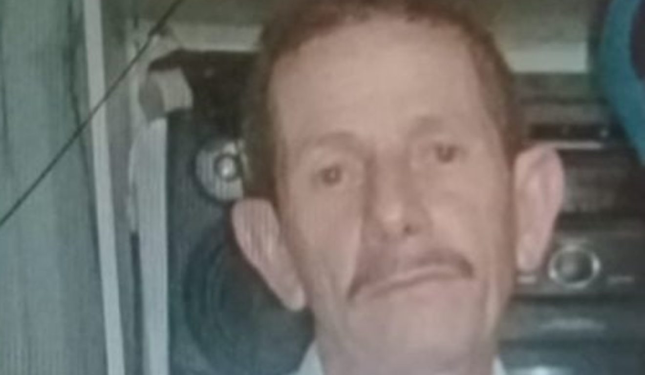 Pastor que tentou salvar o filho e morreu em foto com bigode e sério