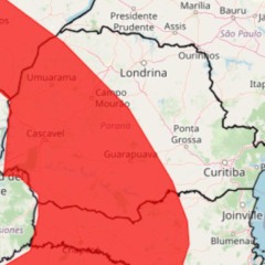 Mapa do Paraná com uma faixa vermelha na região oeste e noroeste