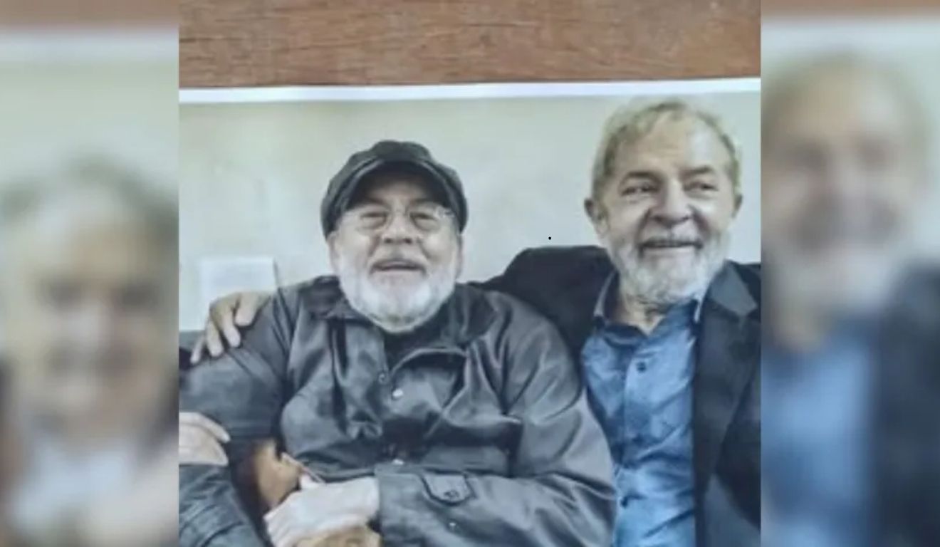 Paulo Frateschi ao lado de Lula