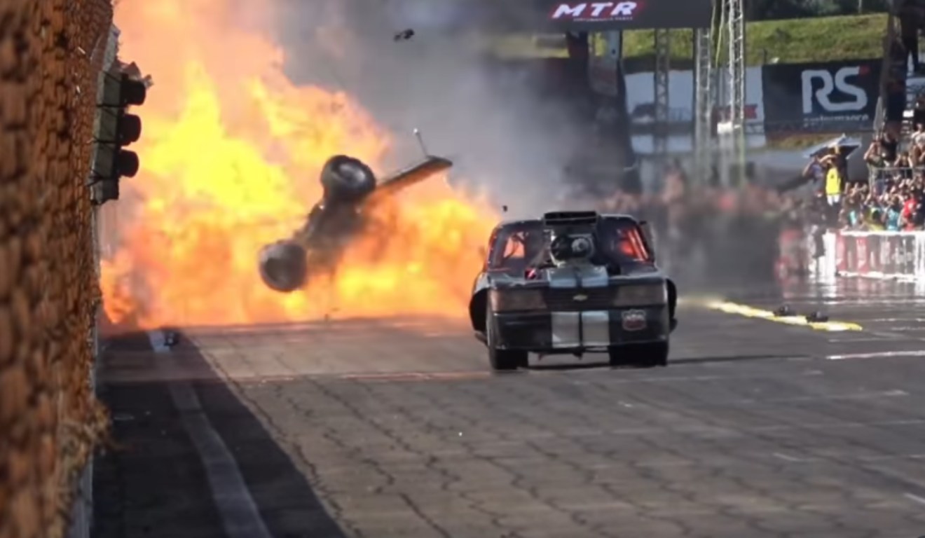 Frame de acidente com piloto paranaense em Arrancadão