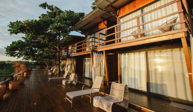Pousada Ilha do Mel Lodges em dia de sol