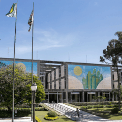 Palácio 29 de Março em dia ensolarado