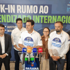 Imagem do governador Carlos Massa Ratinho Junior durante o evento.