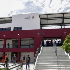 Fachada principal da Nova Rua da Cidadania da CIC, na Vila Nossa Senhora da Luz