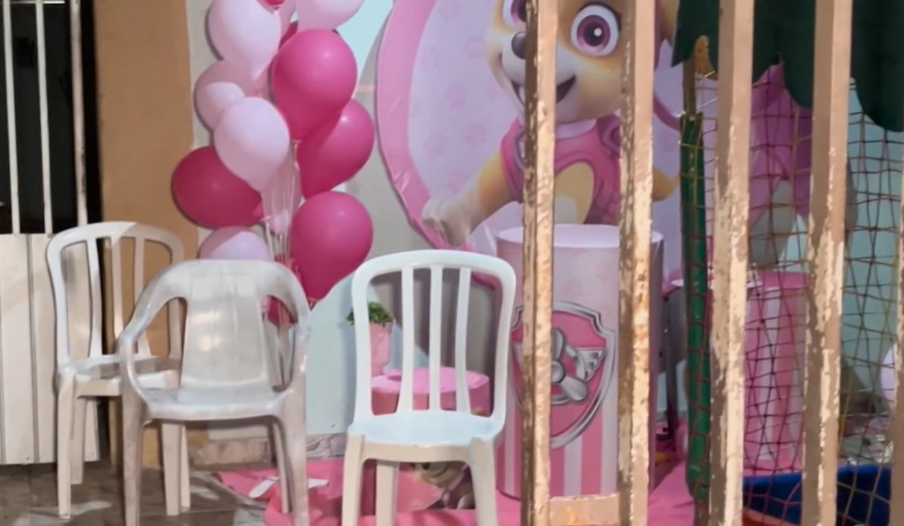 Festa infantil ficou com marcas de tiros em Curitiba