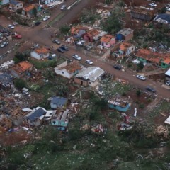 cidade arrasada pelo tornado do paraná