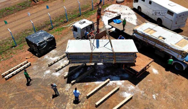 Primeiras casas de vítimas de tornado em Rio Bonito do Iguaçu sendo construídas
