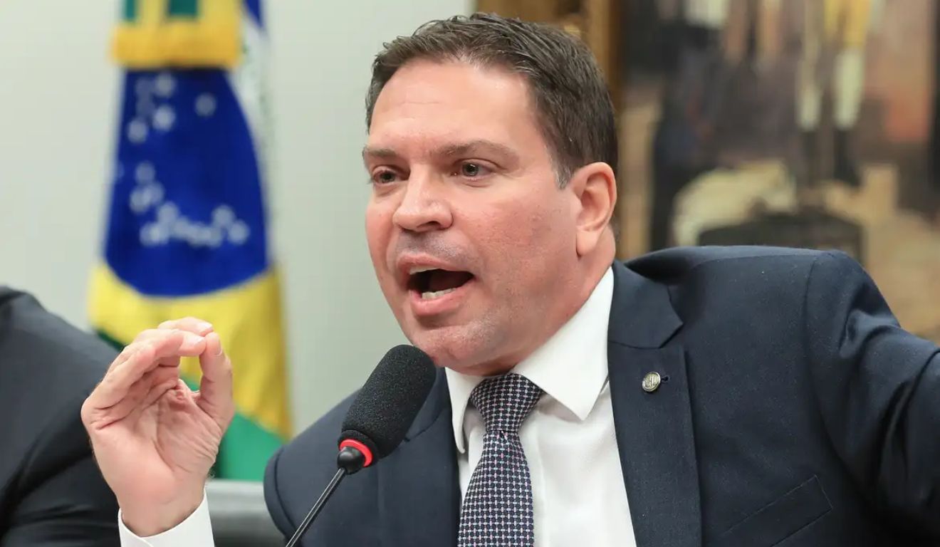 Alexandre Ramagem, deputado que fugiu para os EUA e teve extradição pedida pelo ministro Alexandre de Moraes