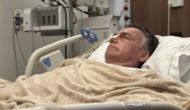 Jair Bolsonaro em hospital, após cirurgia; médicos não descartaram recomendar prisão domiciliar