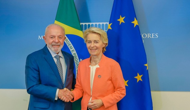 Lula e Ursula von der Leyen; Acordo entre Mercosul e União Europeia pode ser assinado neste sábado (20)
