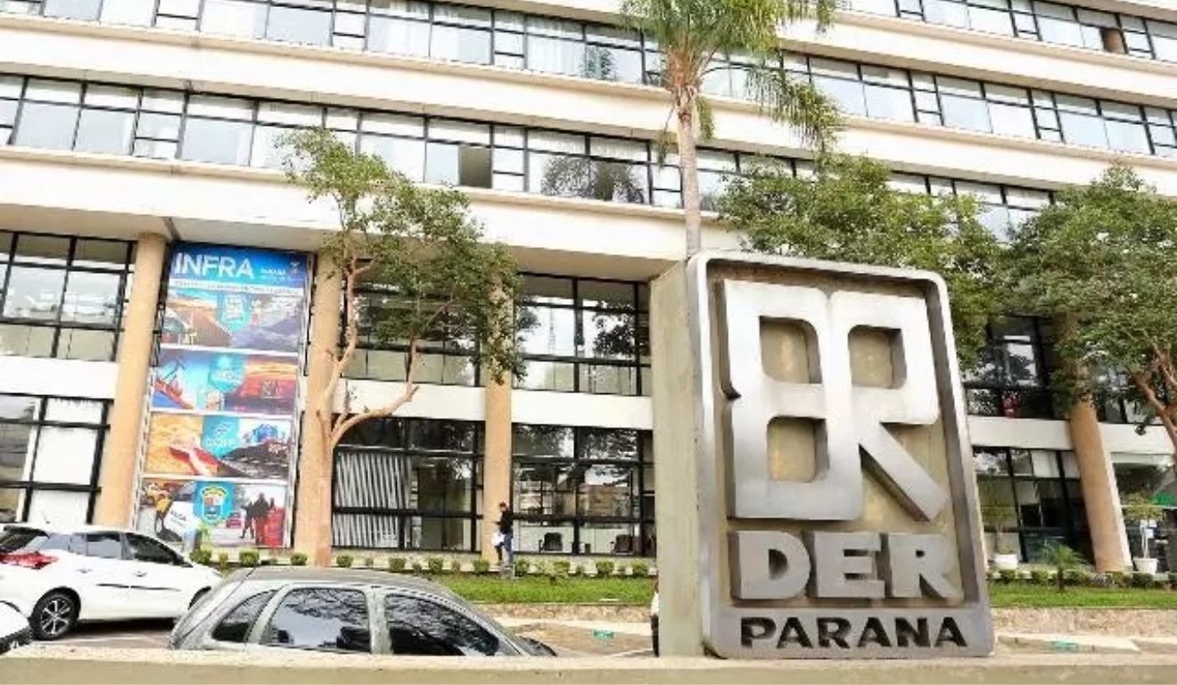 Fachada do DER-PR; Ex-diretor do Departamento pediu reparação após decisão do STF