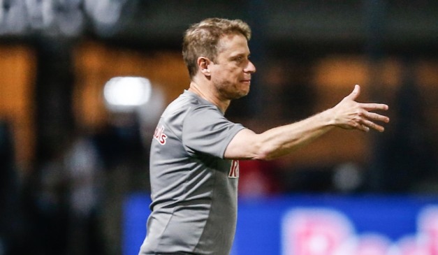 Fernando Seabra em jogo do Red Bull Bragantino