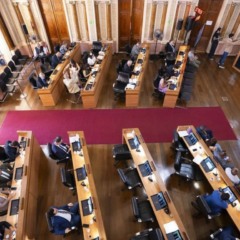 Plenário da Câmara Municipal de Curitiba, que aprovou orçamento e investimento recordes para a capital paranaense