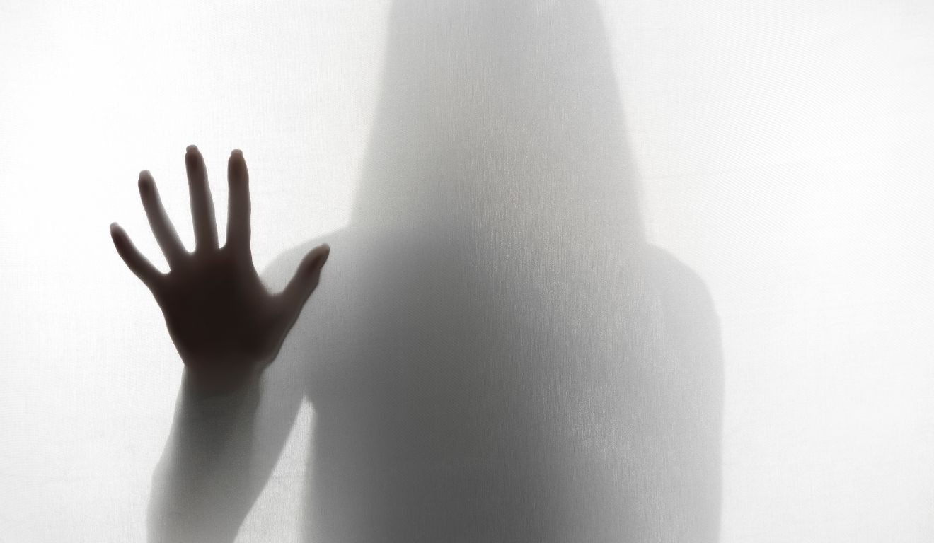 Imagem ilustrativa de violência contra mulher, em alusão ao caso do marido que comeu a boca da esposa