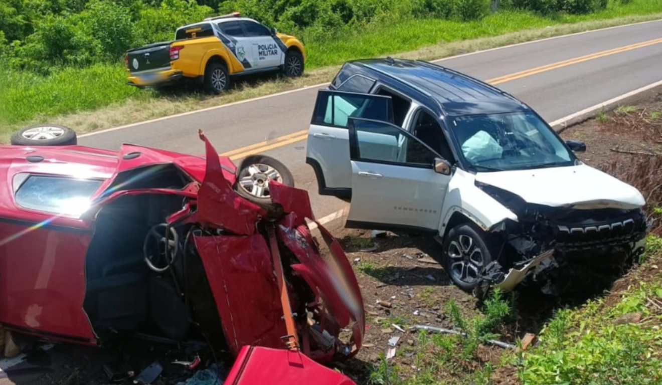 Dois carros se acidentaram na PR-180, no Sudoeste do Paraná