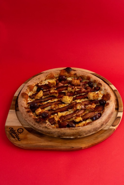 Clássicos da ceia de Natal ganham releitura criativa em pizzas artesanais da Pitoresca