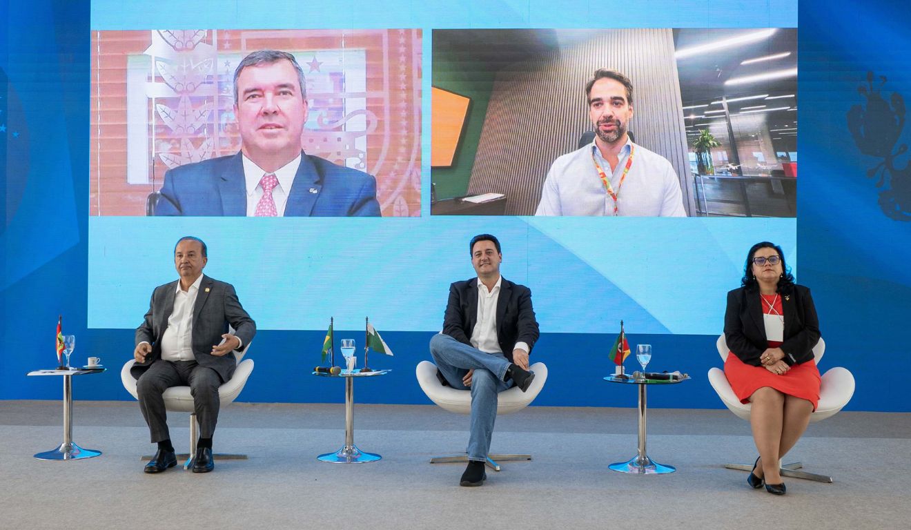 Ratinho Jr, Jorginho Mello, Eduardo Riedel e Eduardo Leite, durante encontro do Codesul